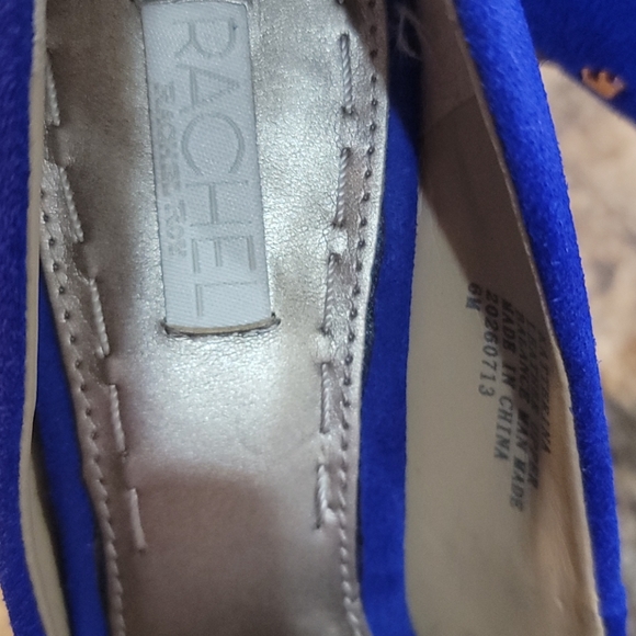 Heels - Picture 2 of 4